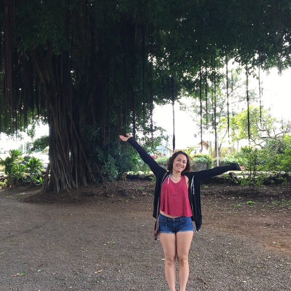 Meet your Posher, Malia - Picture 5 of 7